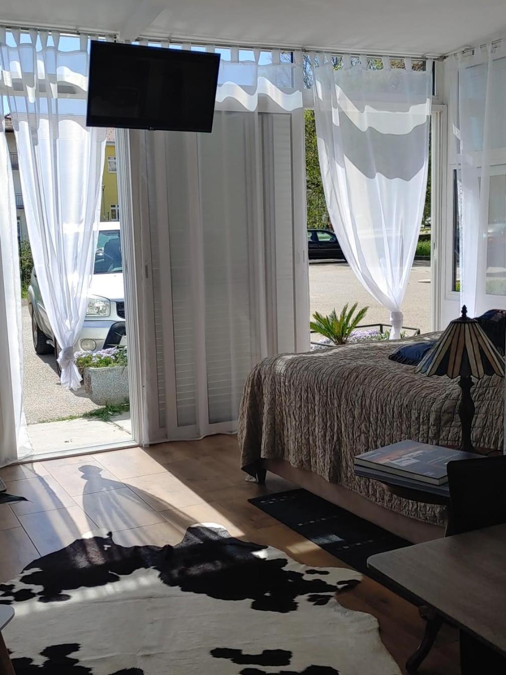 Piccolo Apartman Knin Kültér fotó